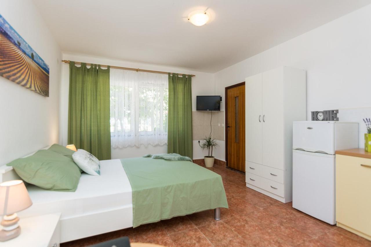 Apartments Marko Sukošan Kültér fotó